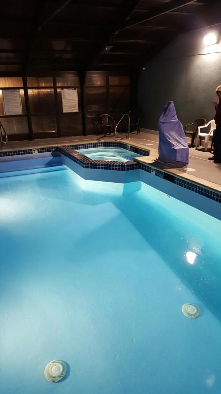 Super 8 By Wyndham Hotel
